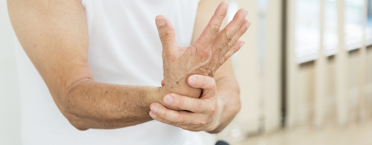 wrist-pain-relief-Physio-For-Seniors-Vancouver-BC